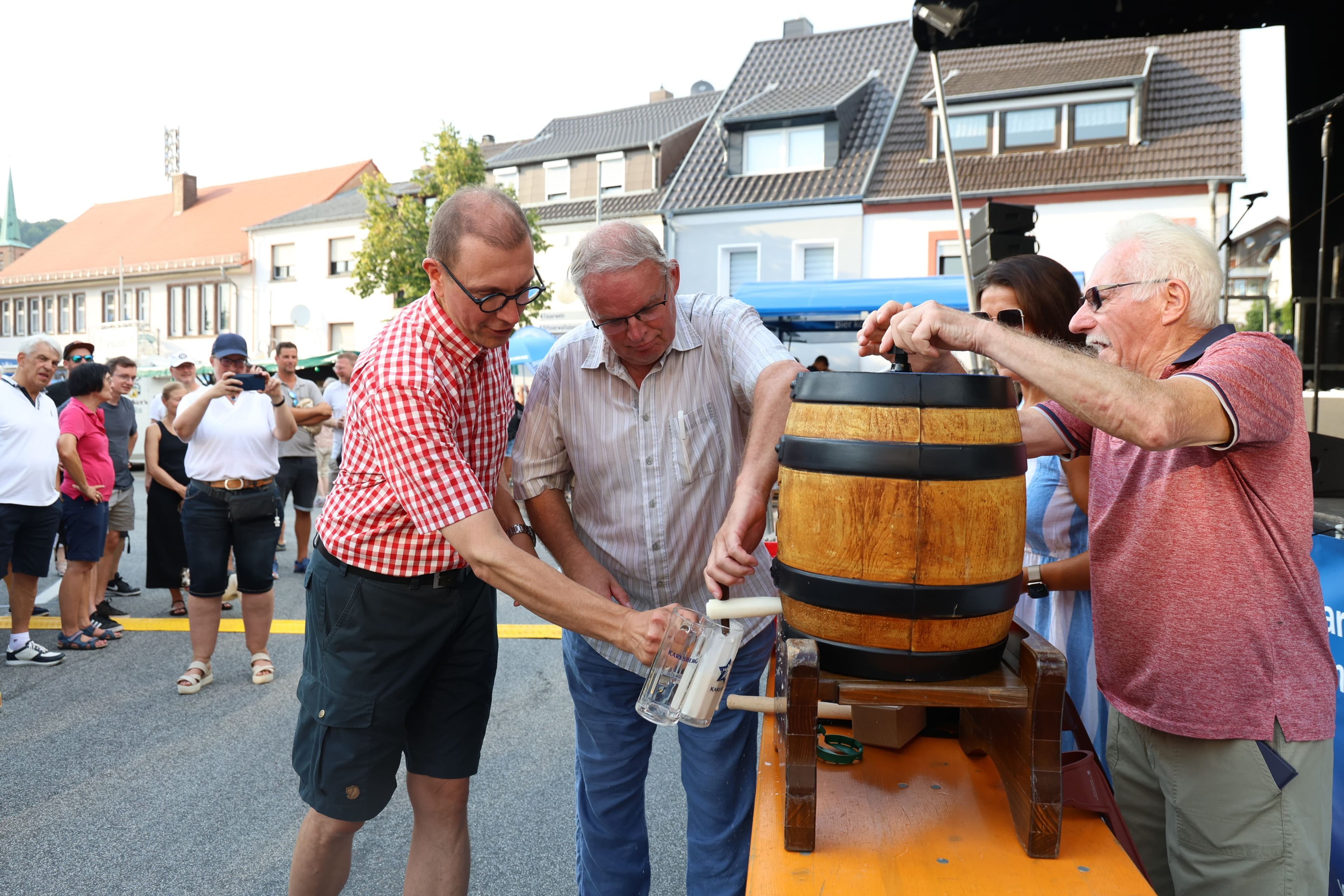 850 Euro für Kinderhospiz beim Hasseler Dorffest
