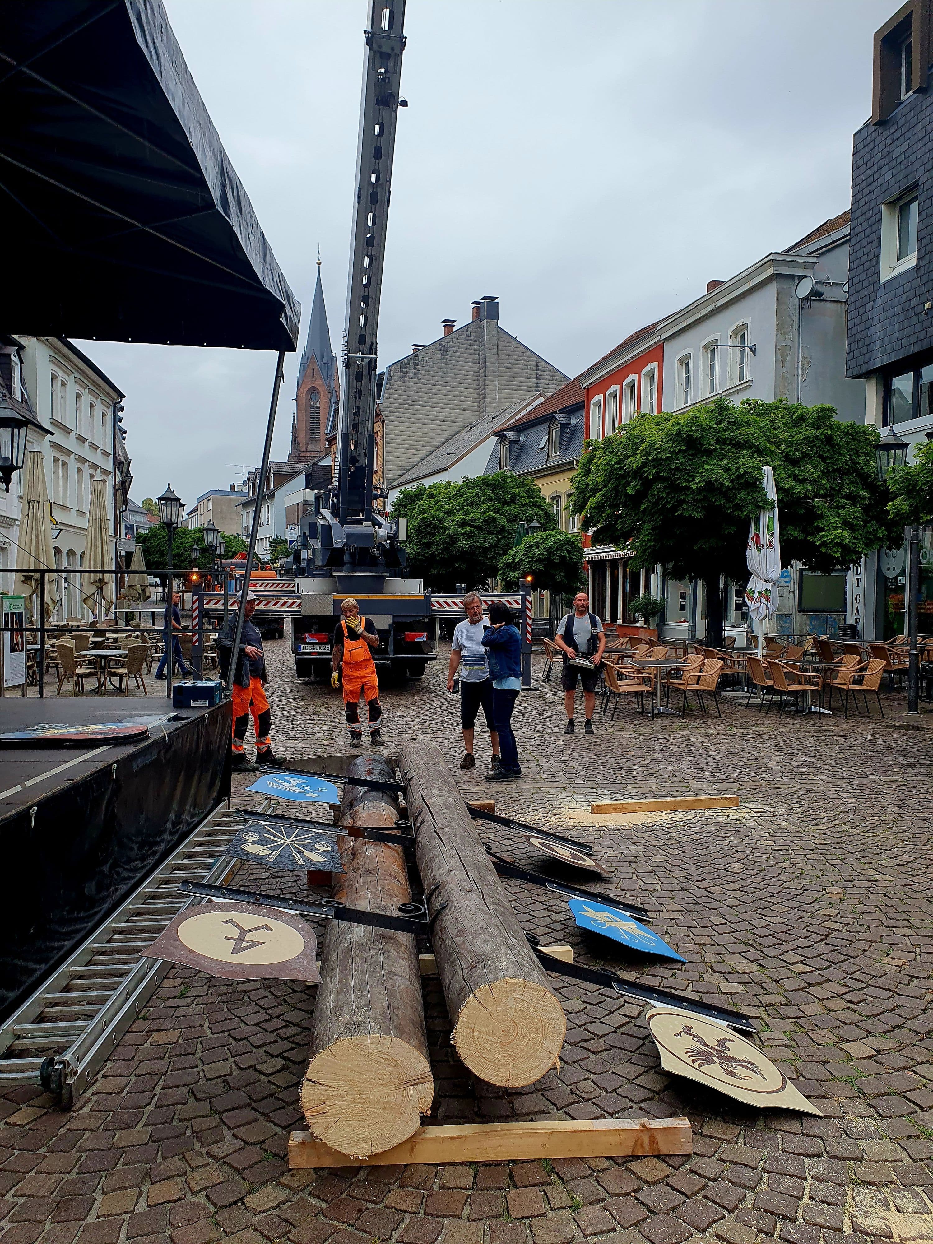Oberwürzbach setzt künftig auf Metall-Maibaum