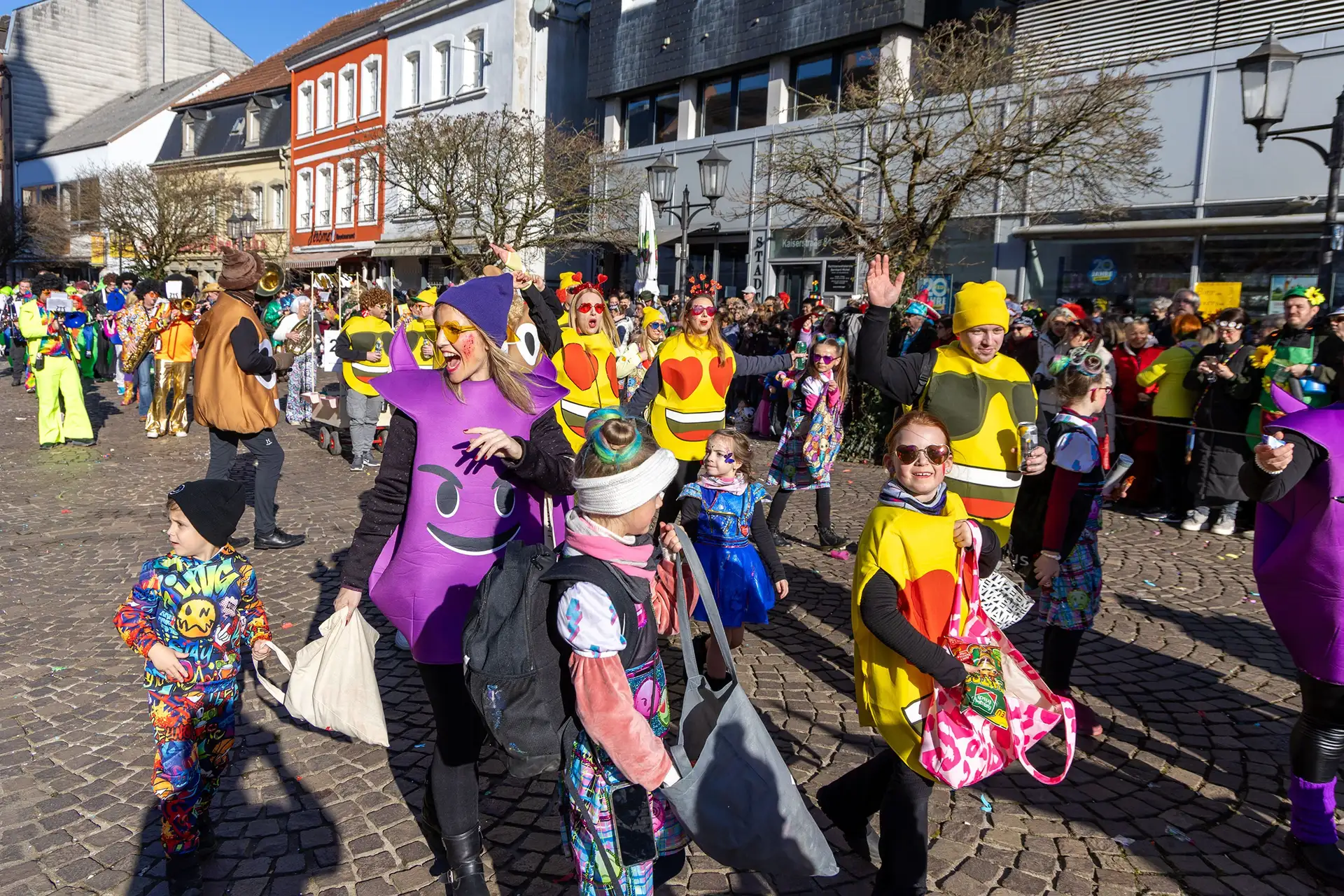 Buntes Treiben beim Faasenachtsumzug in St. Ingbert